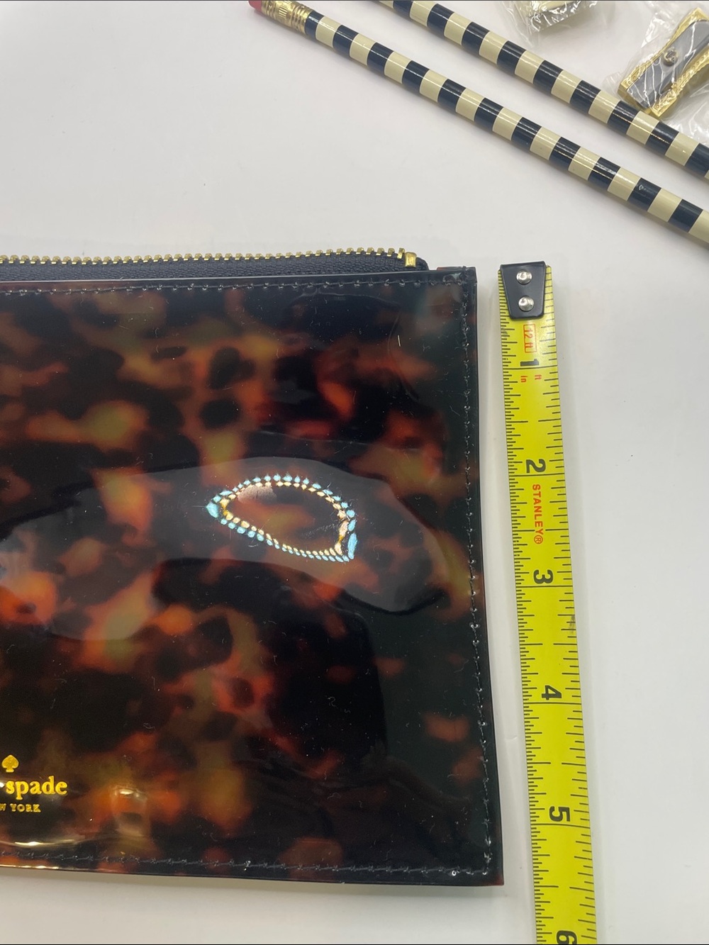 kate spade Tortoiseshell Clear Zip Pouch with Gold Hardware 000922 - Picture 5 of 9